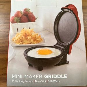 Dash Mini Maker Griddle (Red)